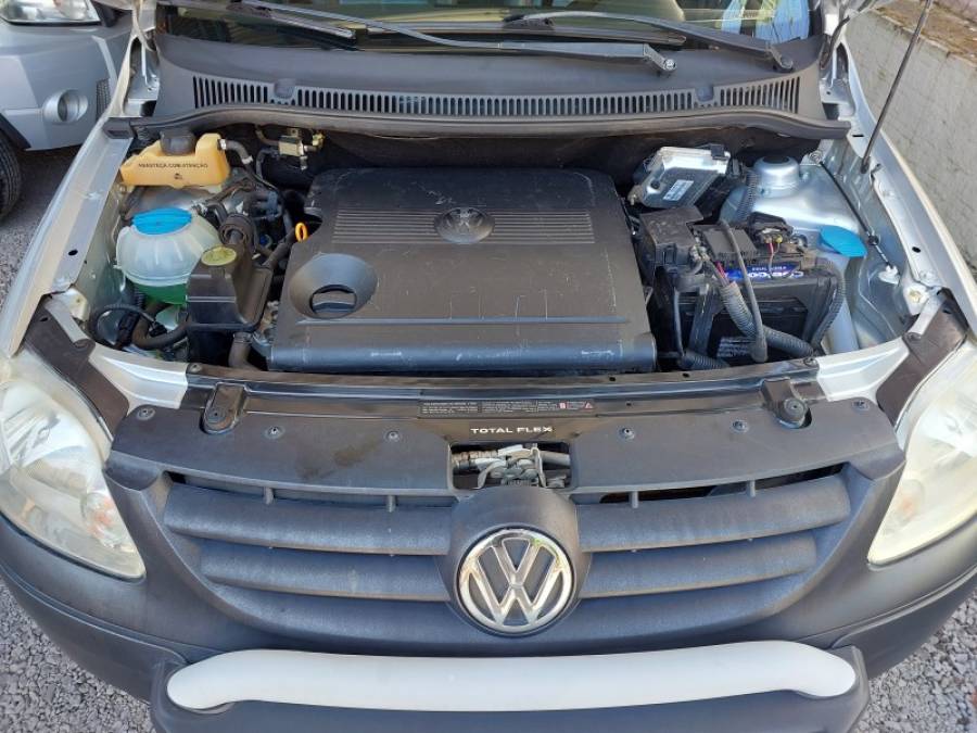 VOLKSWAGEN - CROSSFOX - 2005/2006 - Prata - R$ 30.900,00