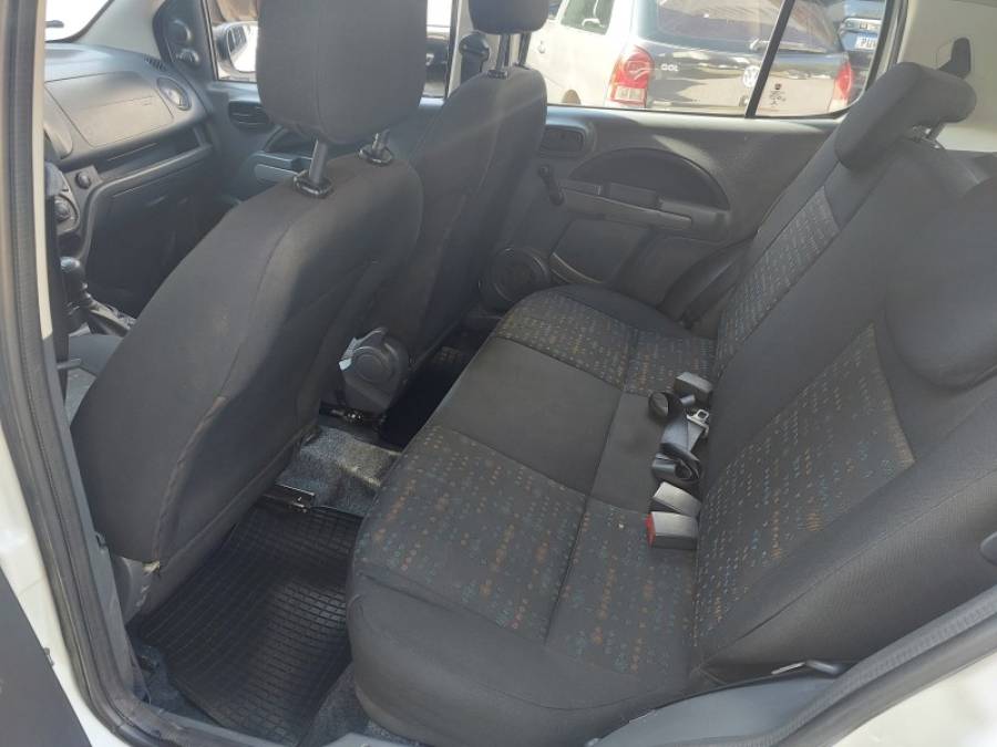 FIAT - UNO - 2014/2014 - Branca - R$ 34.500,00