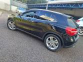 MERCEDES-BENZ - GLA 200 - 2014/2015 - Preta - R$ 111.900,00