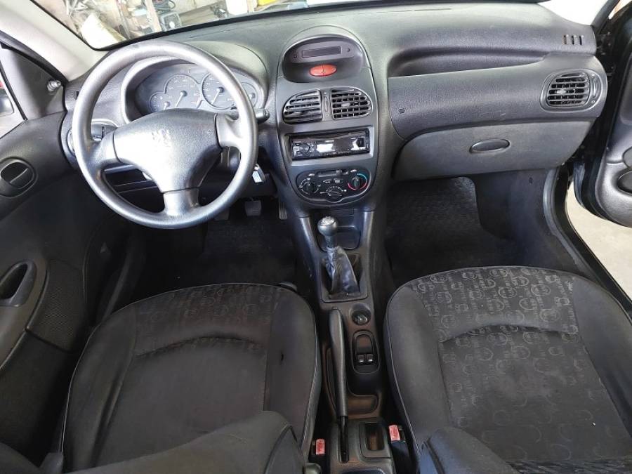 PEUGEOT - 206 - 2008/2008 - Preta - R$ 18.800,00