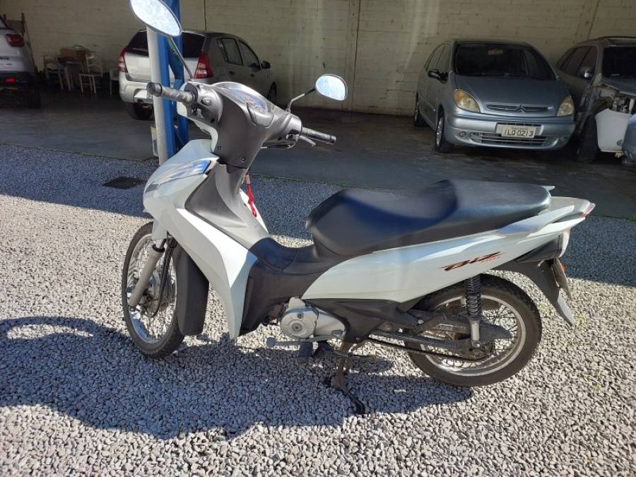 HONDA - BIZ 110I - 2018/2018 - Branca - R$ 12.500,00