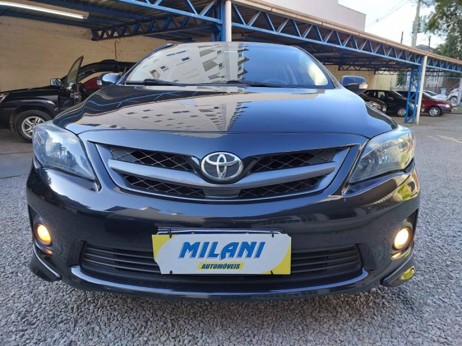 TOYOTA - COROLLA - 2013/2014 - Preta - R$ 73.900,00