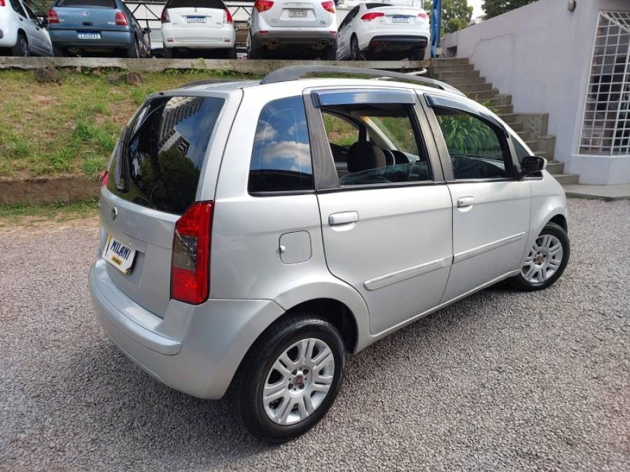 FIAT - IDEA - 2005/2006 - Prata - R$ 26.500,00