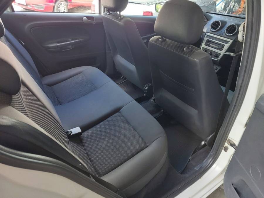 VOLKSWAGEN - GOL - 2014/2015 - Branca - R$ 42.900,00