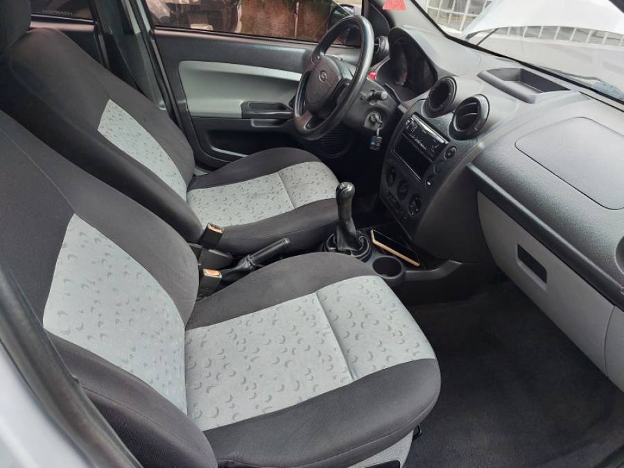 FORD - FIESTA - 2008/2008 - Prata - R$ 26.900,00