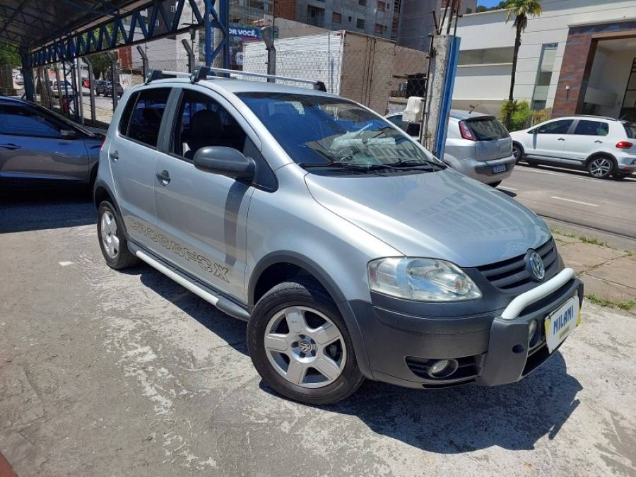 VOLKSWAGEN - CROSSFOX - 2005/2006 - Prata - R$ 30.900,00