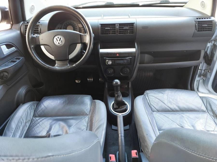 VOLKSWAGEN - CROSSFOX - 2005/2006 - Prata - R$ 30.900,00