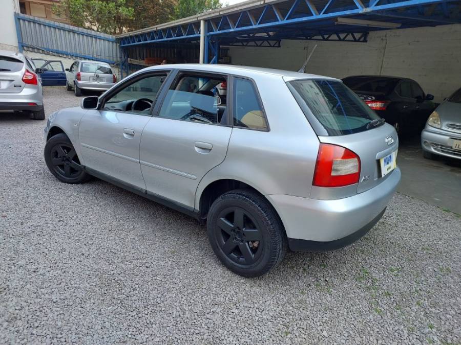 AUDI - A3 - 2005/2005 - Prata - R$ 30.900,00