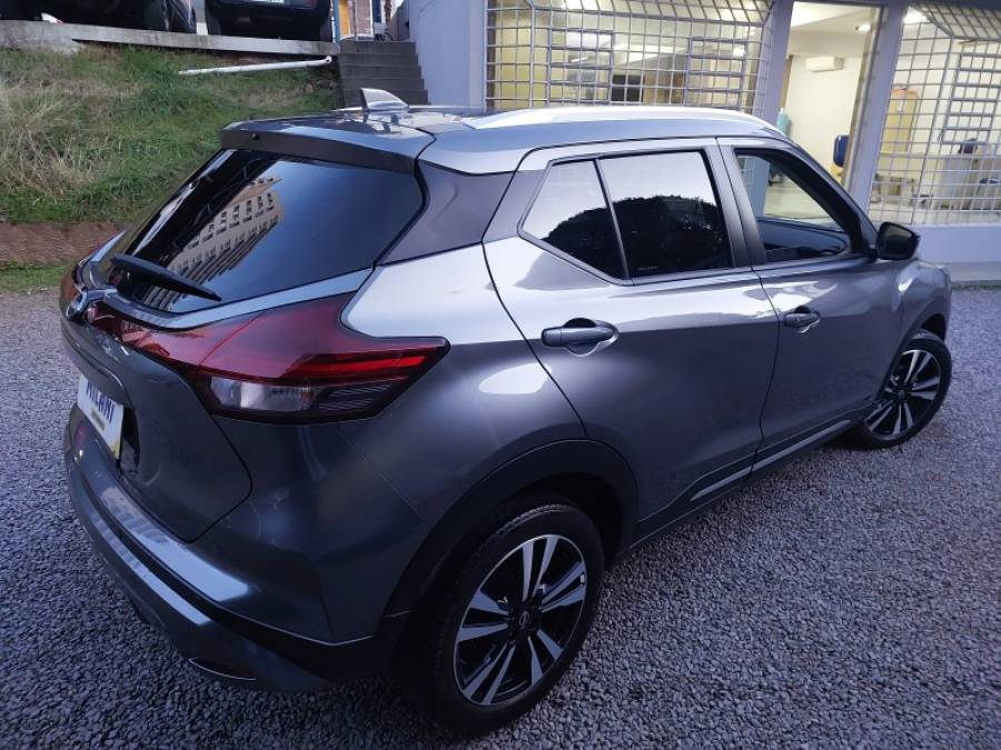 NISSAN - KICKS - 2023/2024 - Cinza - R$ 119.900,00