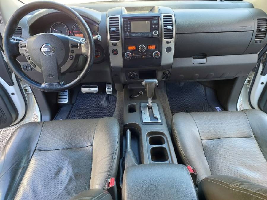 NISSAN - FRONTIER - 2013/2014 - Branca - R$ 102.900,00