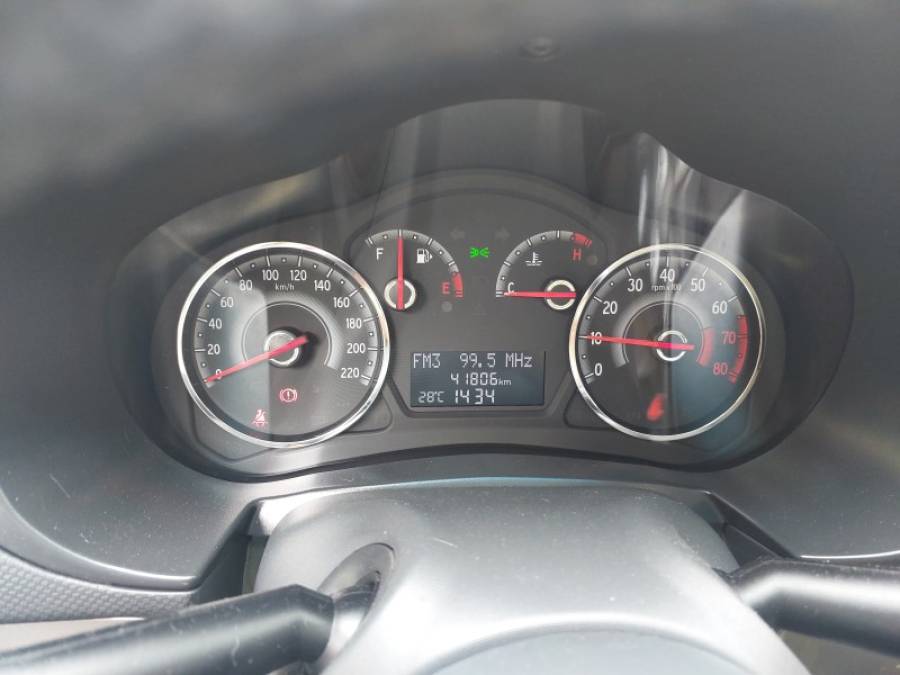 FIAT - PALIO - 2016/2017 - Branca - R$ 51.900,00