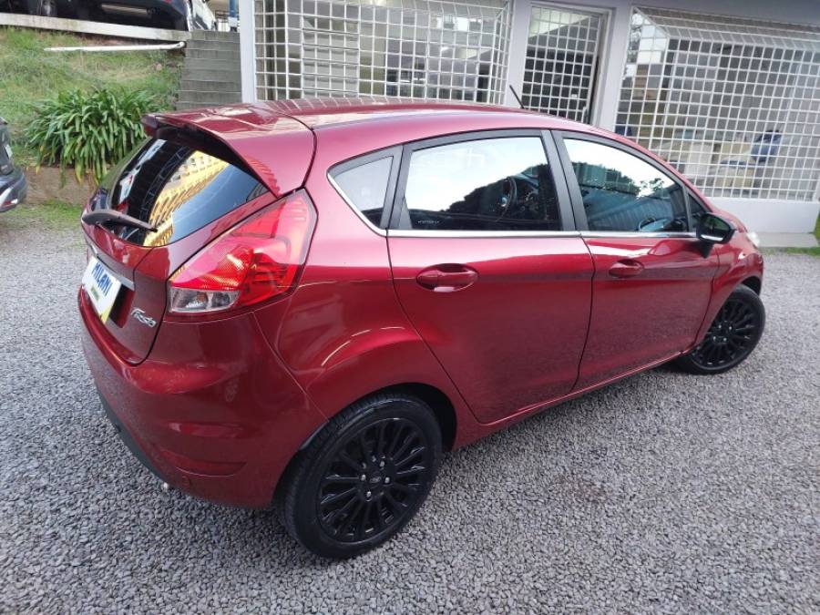 FORD - FIESTA - 2014/2015 - Vinho - R$ 52.500,00