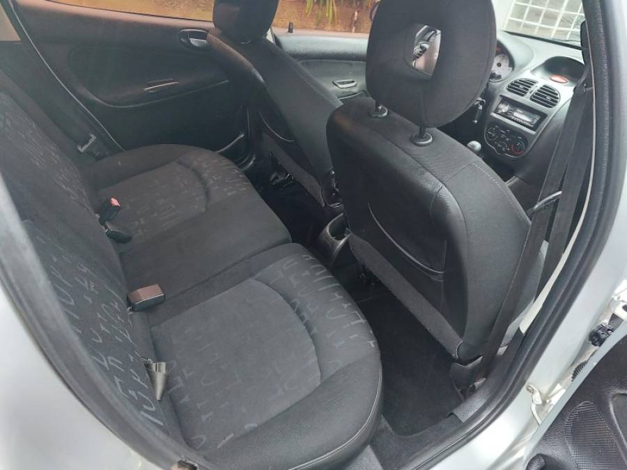 PEUGEOT - 206 - 2004/2004 - Prata - R$ 15.500,00
