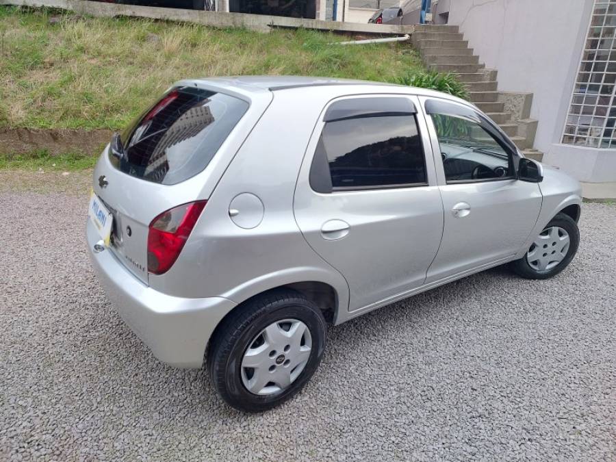 CHEVROLET - CELTA - 2013/2013 - Prata - R$ 35.500,00