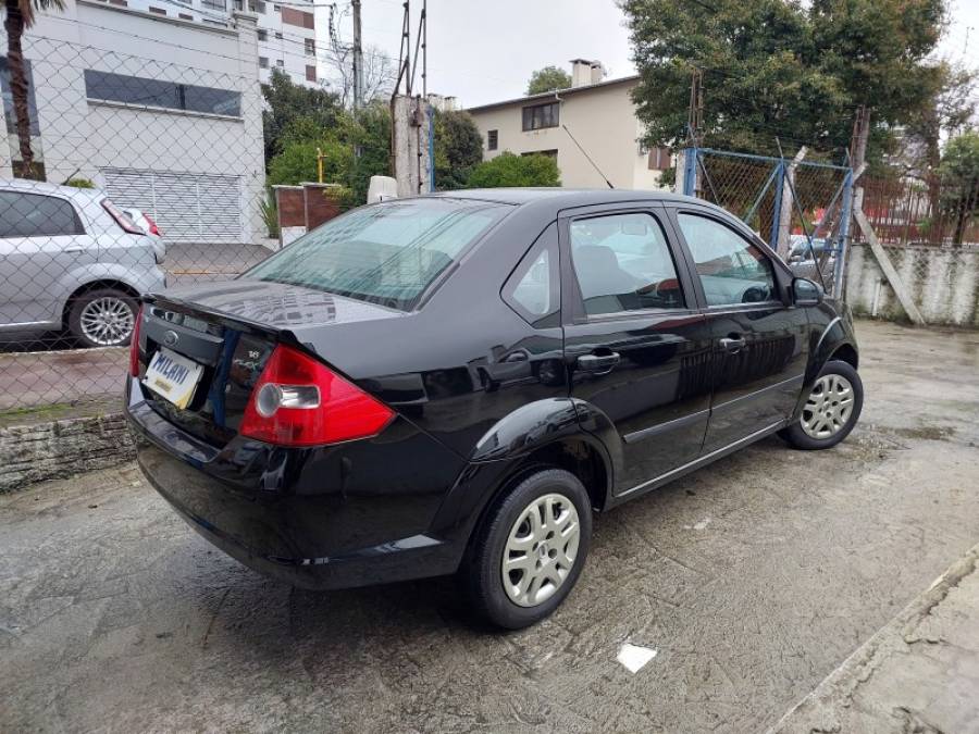 FORD - FIESTA - 2007/2008 - Preta - R$ 26.900,00