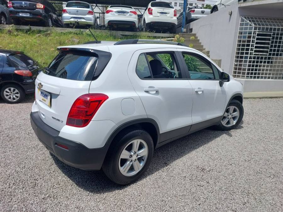 CHEVROLET - TRACKER - 2016/2016 - Branca - R$ 71.900,00