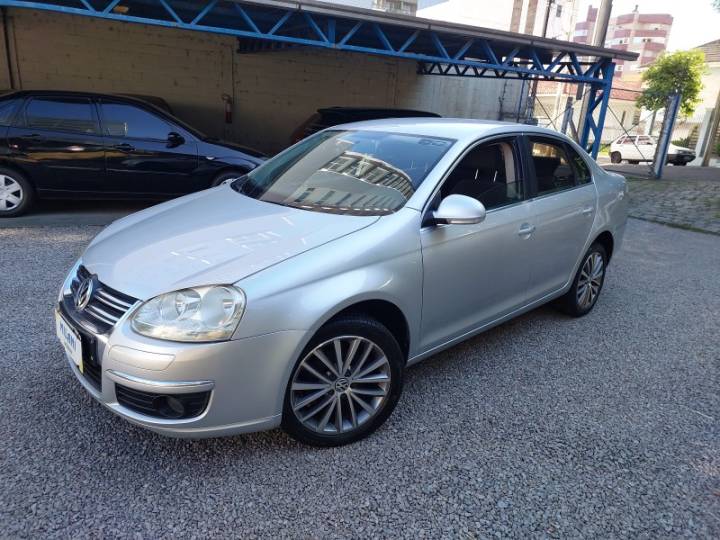 VOLKSWAGEN - JETTA - 2008/2008 - Prata - R$ 43.500,00