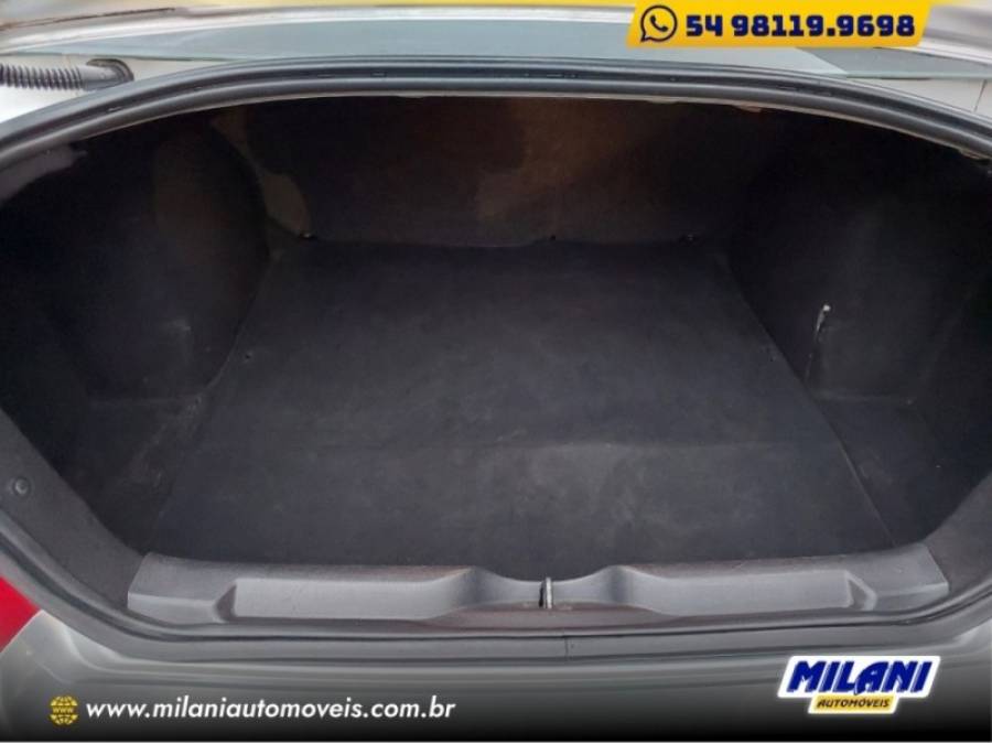 PEUGEOT - 307 - 2006/2007 - Prata - R$ 20.900,00