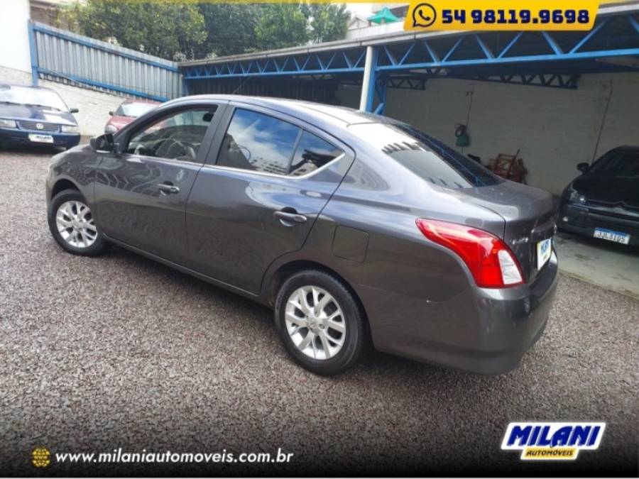 NISSAN - VERSA - 2018/2018 - Cinza - R$ 57.900,00