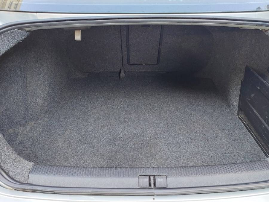 VOLKSWAGEN - JETTA - 2008/2008 - Prata - R$ 43.500,00