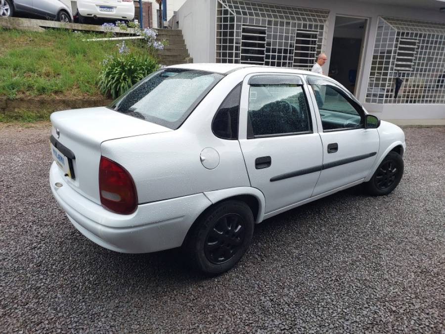 CHEVROLET - CORSA - 1998/1998 - Branca - R$ 14.000,00