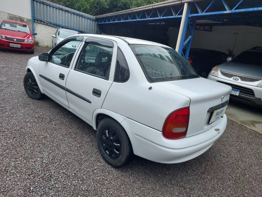 CHEVROLET - CORSA - 1998/1998 - Branca - R$ 14.000,00