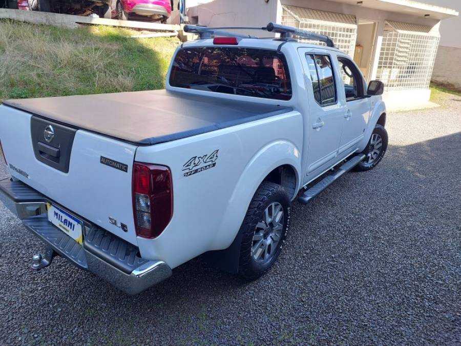 NISSAN - FRONTIER - 2013/2014 - Branca - R$ 102.900,00