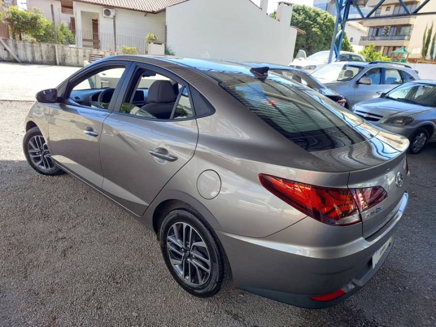 HYUNDAI - HB20S - 2022/2022 - Bege - R$ 84.500,00
