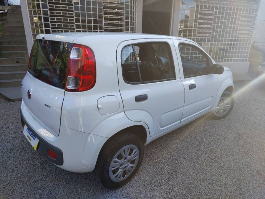 FIAT - UNO - 2013/2014 - Branca - R$ 33.900,00