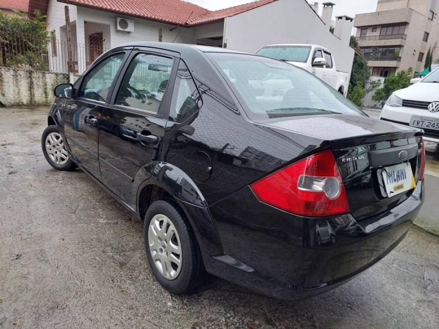 FORD - FIESTA - 2007/2008 - Preta - R$ 26.900,00
