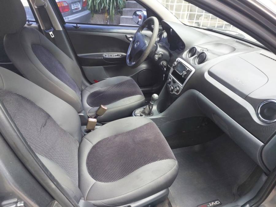 JAC - J3 - 2011/2012 - Cinza - R$ 25.900,00