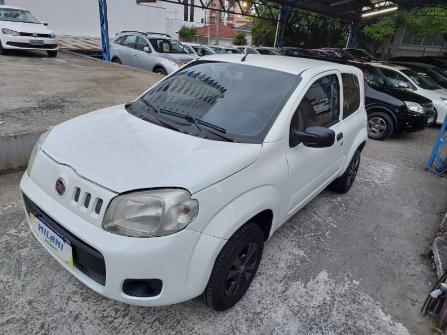 FIAT - UNO - 2014/2014 - Branca - R$ 27.500,00