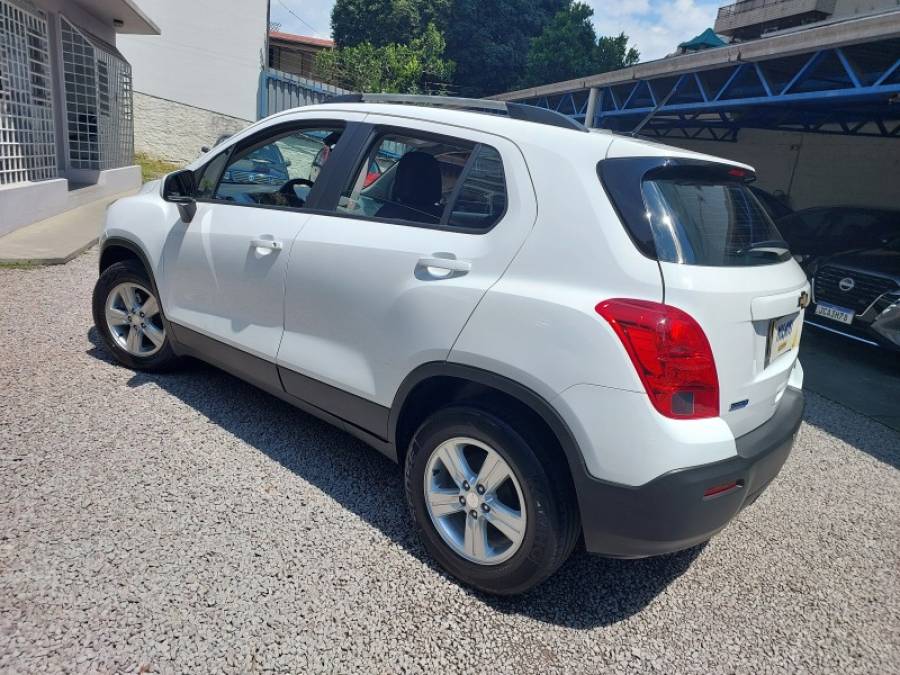 CHEVROLET - TRACKER - 2016/2016 - Branca - R$ 71.900,00