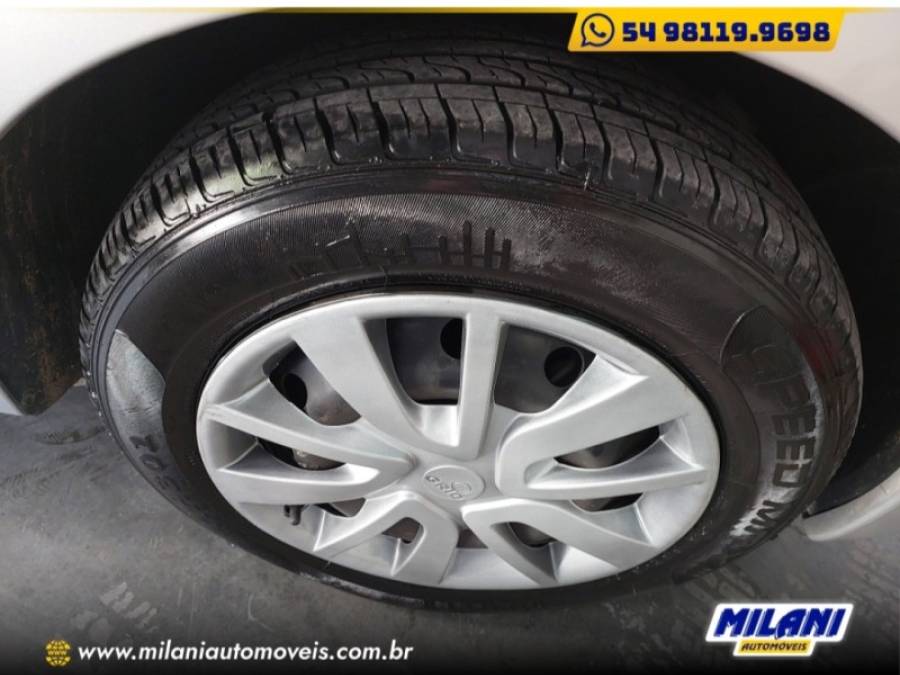 RENAULT - SANDERO - 2012/2012 - Prata - R$ 34.900,00