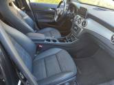 MERCEDES-BENZ - GLA 200 - 2014/2015 - Preta - R$ 111.900,00