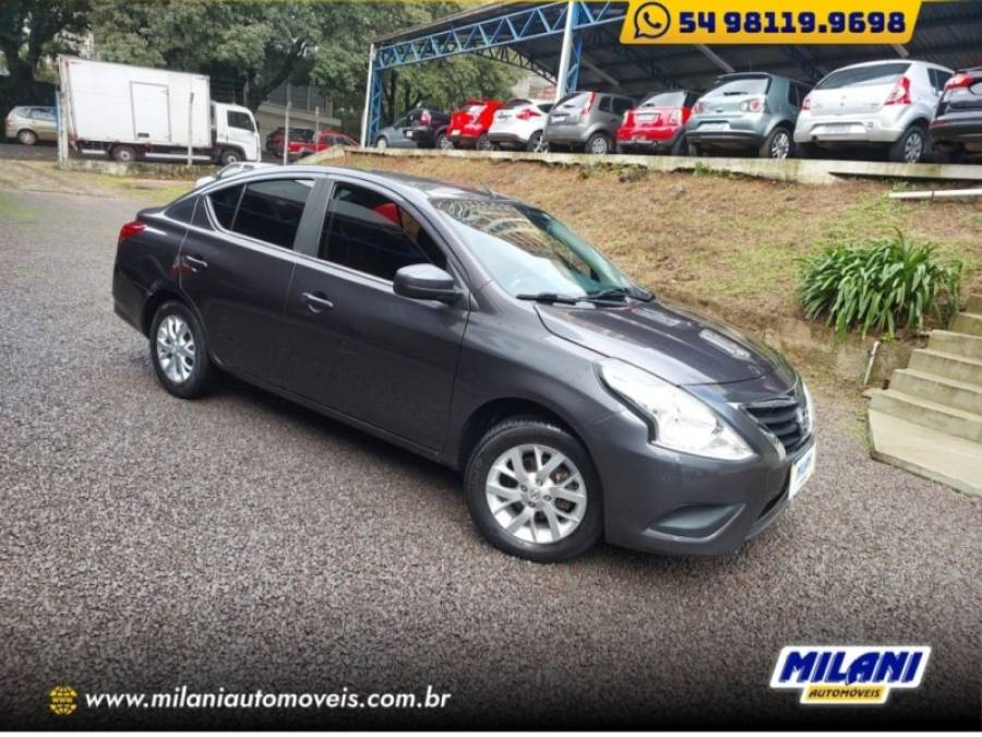 NISSAN - VERSA - 2018/2018 - Cinza - R$ 57.900,00