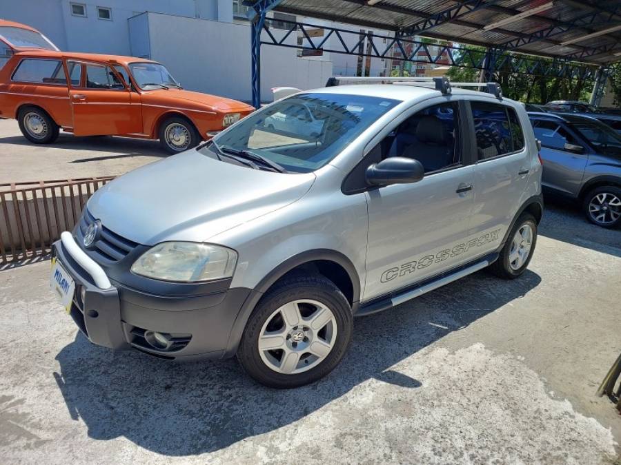 VOLKSWAGEN - CROSSFOX - 2005/2006 - Prata - R$ 30.900,00