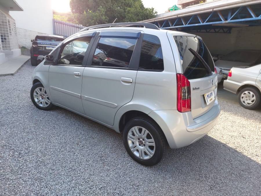 FIAT - IDEA - 2005/2006 - Prata - R$ 26.500,00