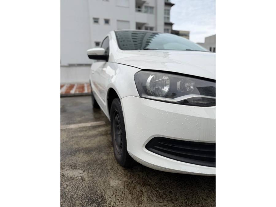 VOLKSWAGEN - GOL - 2014/2015 - Branca - R$ 35.000,00
