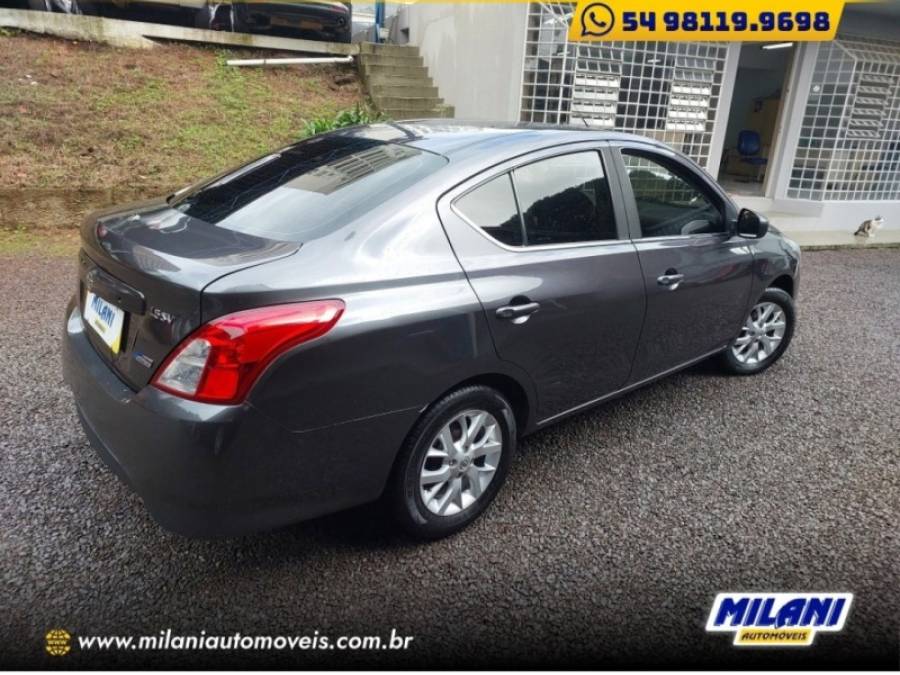 NISSAN - VERSA - 2018/2018 - Cinza - R$ 57.900,00