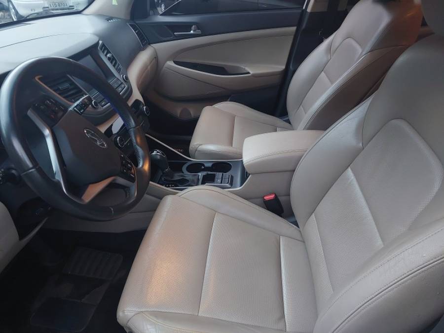 HYUNDAI - TUCSON - 2017/2018 - Branca - R$ 97.900,00