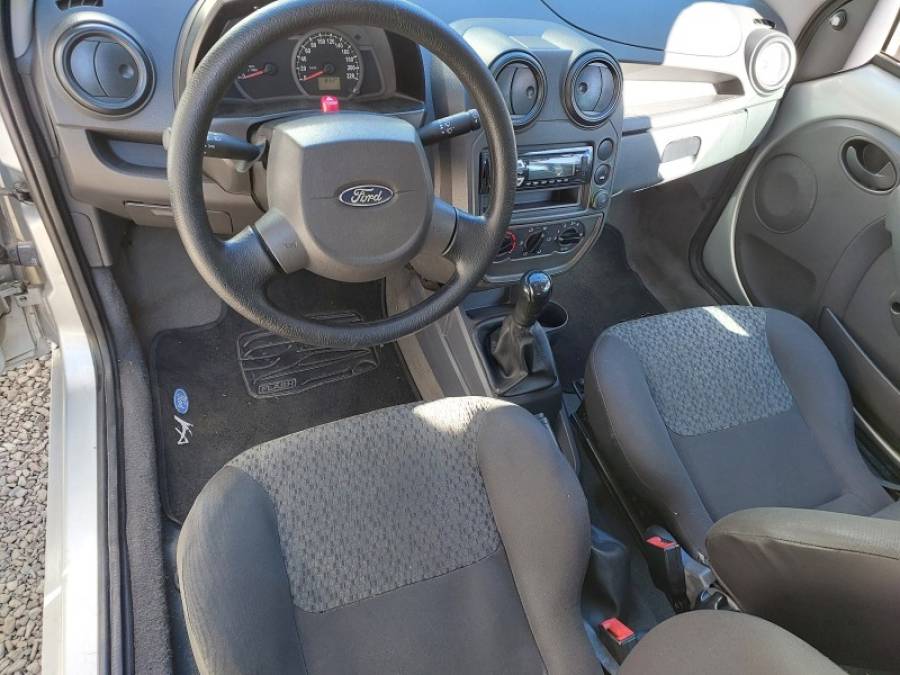 FORD - KA - 2012/2013 - Prata - R$ 28.900,00