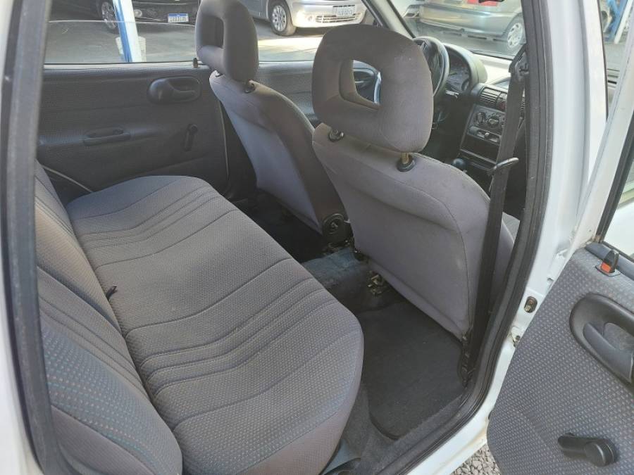 CHEVROLET - CORSA - 1998/1999 - Branca - R$ 14.900,00