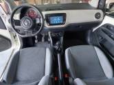 VOLKSWAGEN - UP - 2014/2015 - Branca - R$ 40.900,00