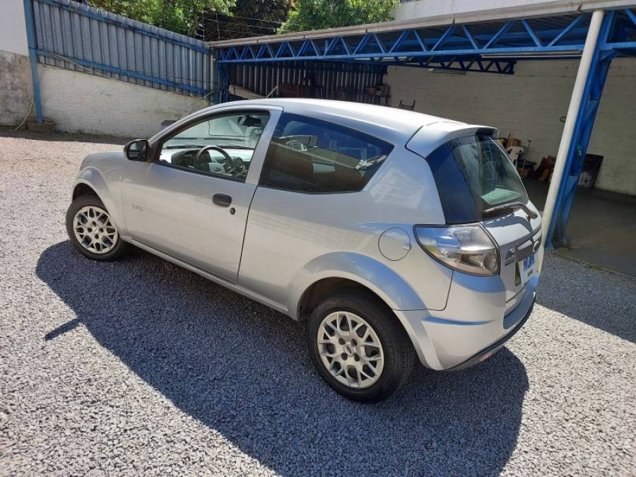 FORD - KA - 2012/2013 - Prata - R$ 28.900,00