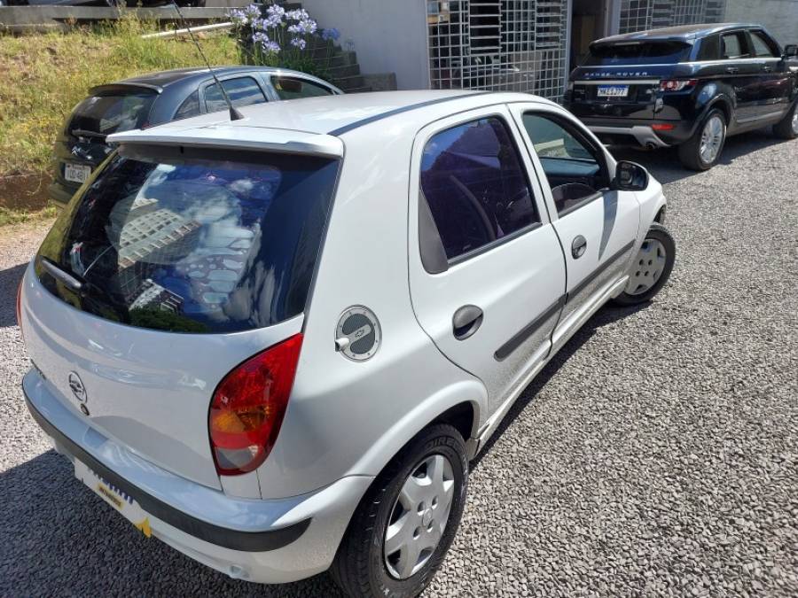 CHEVROLET - CELTA - 2002/2003 - Branca - R$ 18.500,00