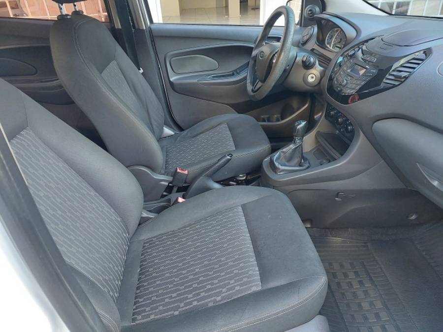 FORD - KA - 2017/2018 - Branca - R$ 45.900,00