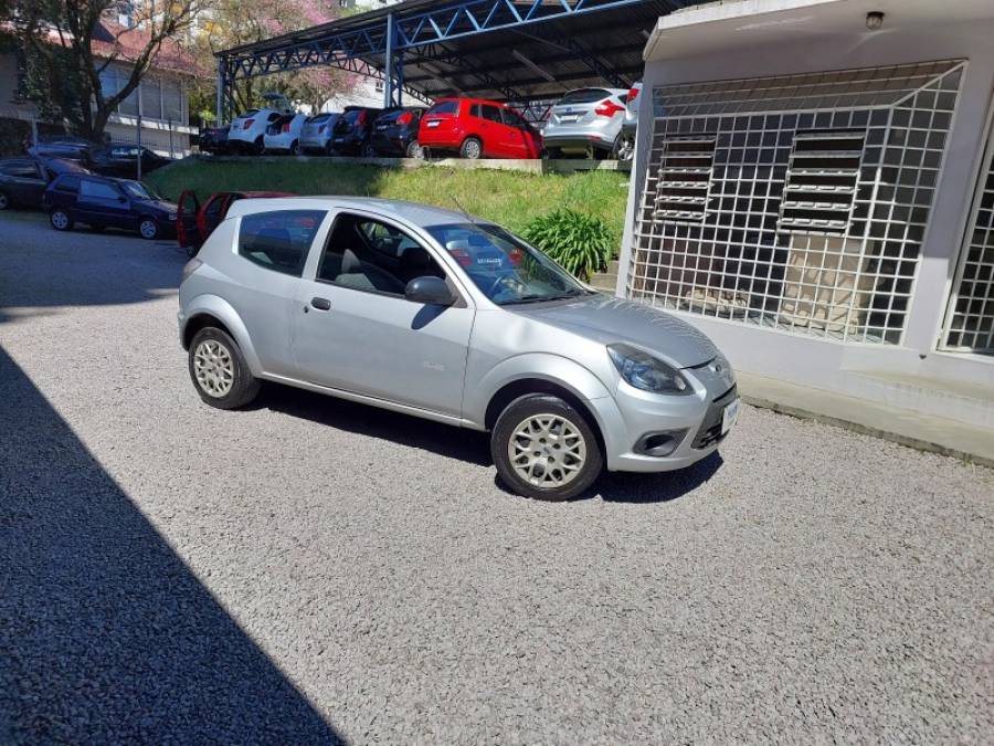 FORD - KA - 2012/2013 - Prata - R$ 28.900,00