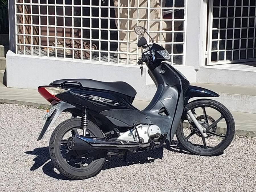 HONDA - BIZ 125 - 2006/2007 - Preta - R$ 9.000,00