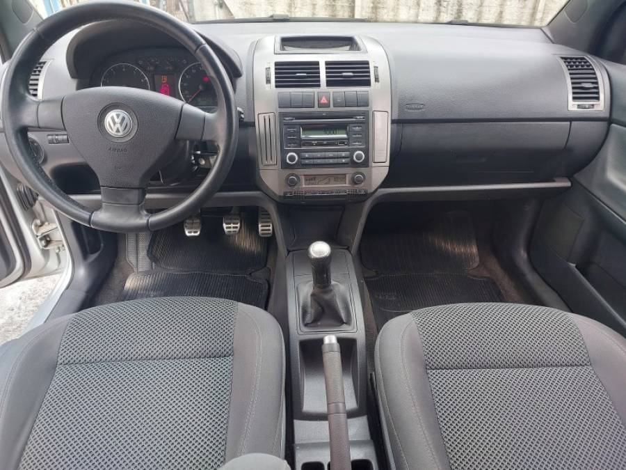 VOLKSWAGEN - POLO - 2012/2012 - Prata - R$ 41.900,00